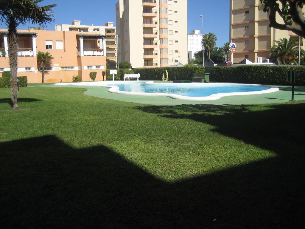 Los Juncos Apartamentos - Solo Familias Oliva Ngoại thất bức ảnh