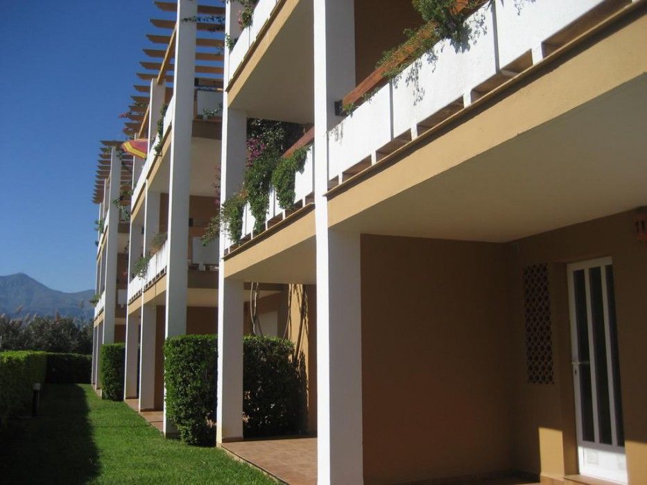 Los Juncos Apartamentos - Solo Familias Oliva Ngoại thất bức ảnh