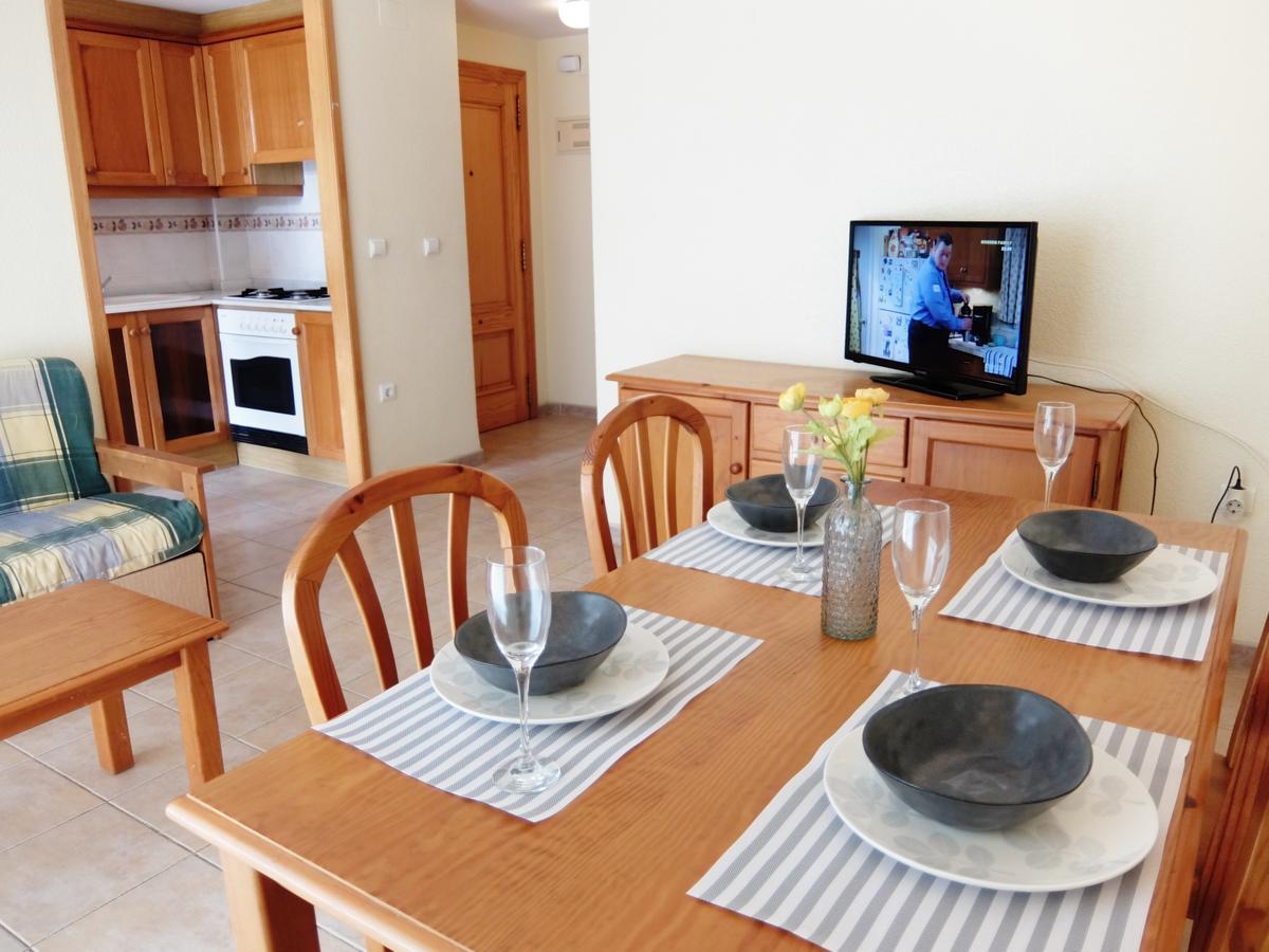 Los Juncos Apartamentos - Solo Familias Oliva Ngoại thất bức ảnh
